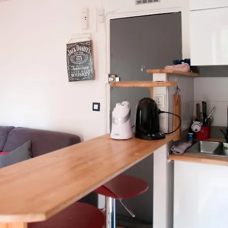 Studio 21 Mquiet And Bright For 2 In Paris Apartment *